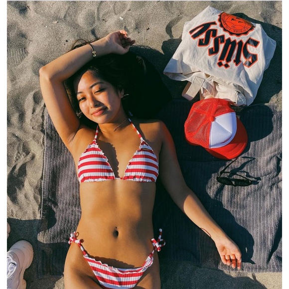 🌺NWT ROXY Hello July Tiki Tri Bikini Top🌺 - Picture 3 of 6